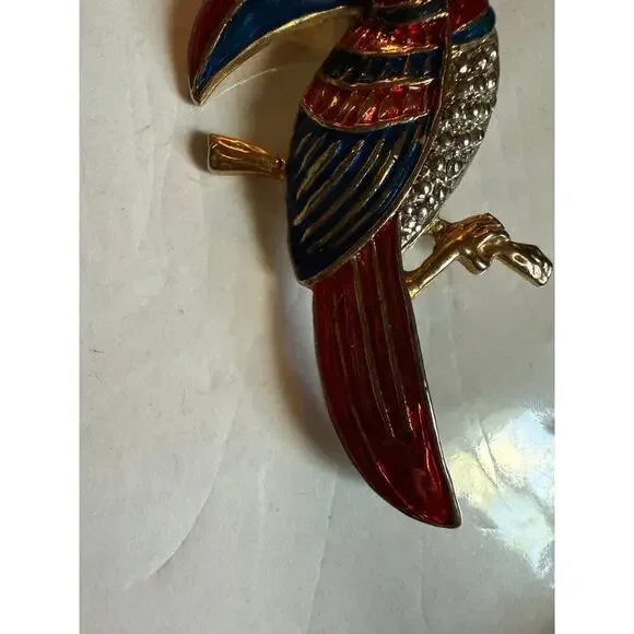 Vitnage Toucan Brooch Pin Goldtone - Picture 4 of 5